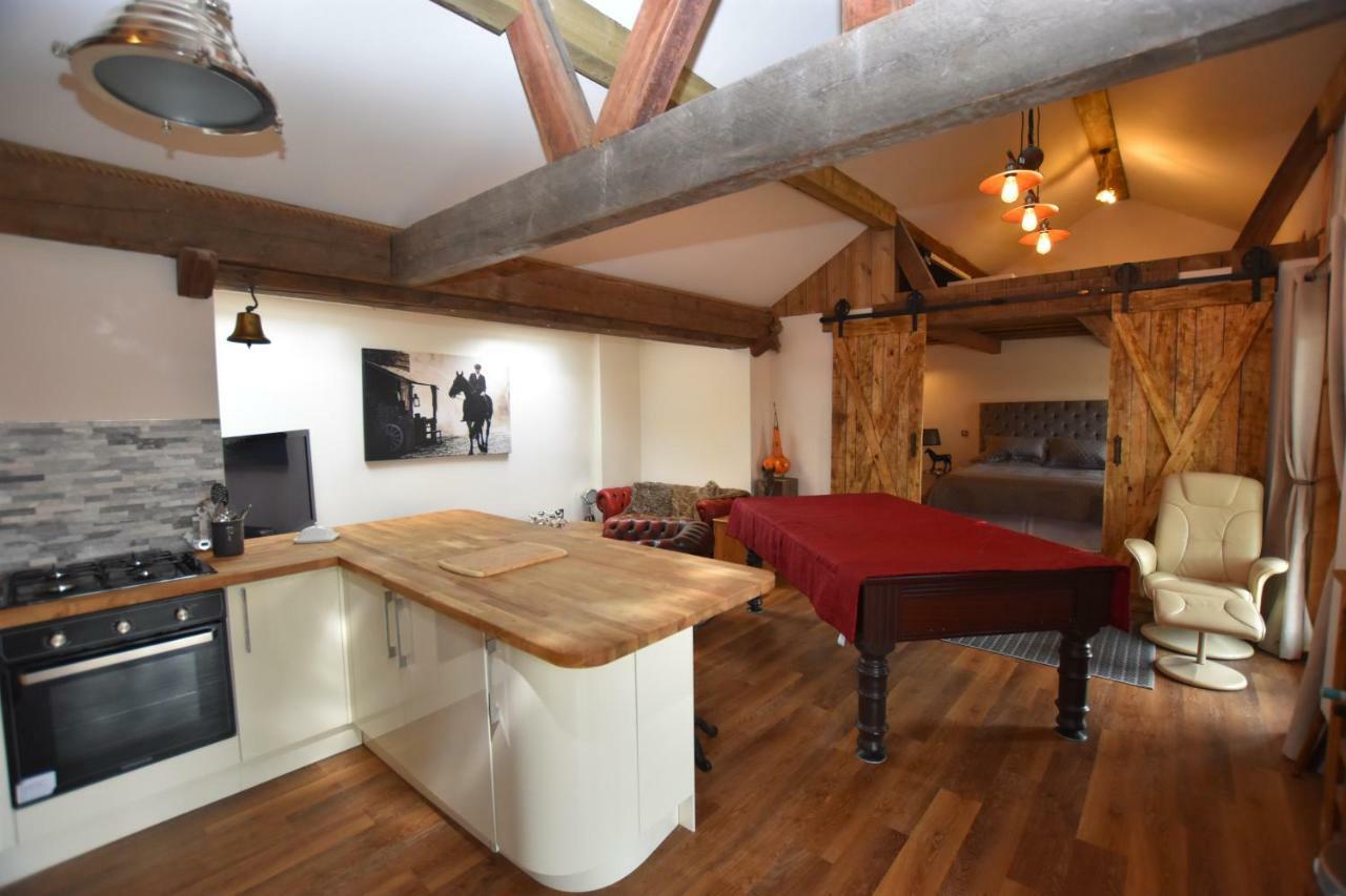 Oak Tree Stables *